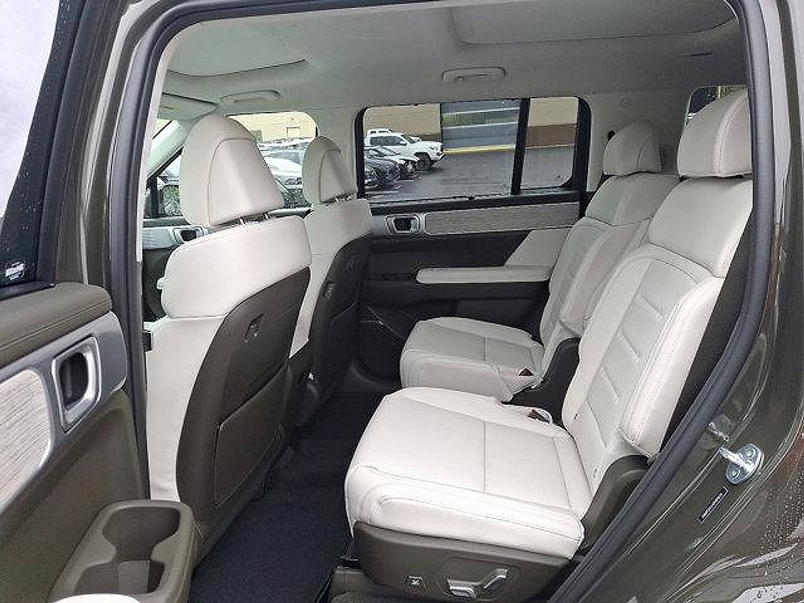 New 2025 Hyundai Santa Fe Calligraphy image 5