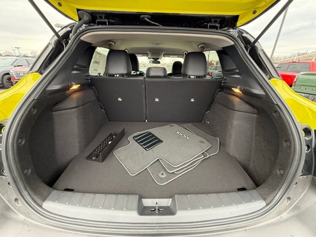 New 2025 Nissan Kicks SR image 16