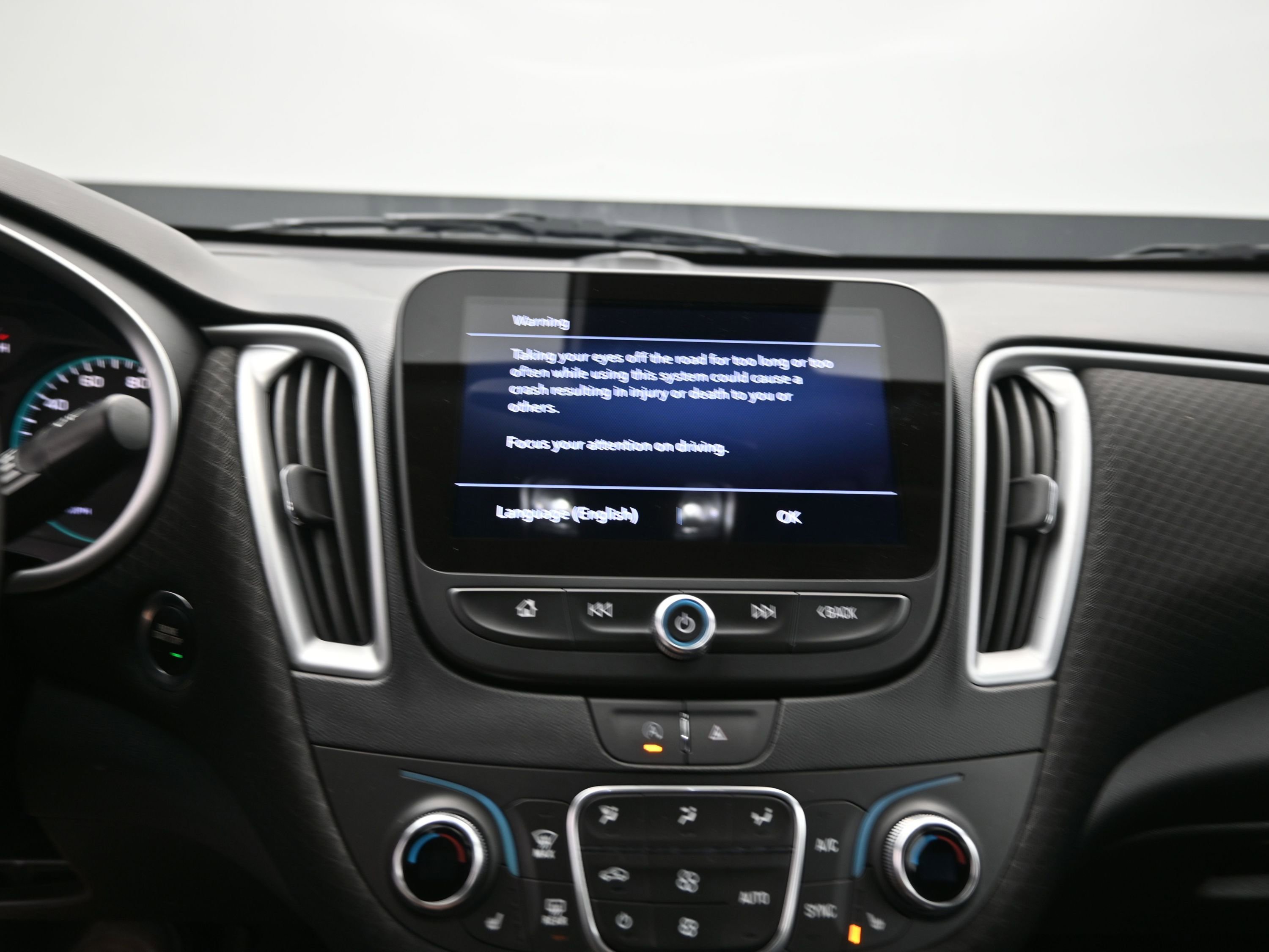 Used 2024 Chevrolet Malibu LT image 14