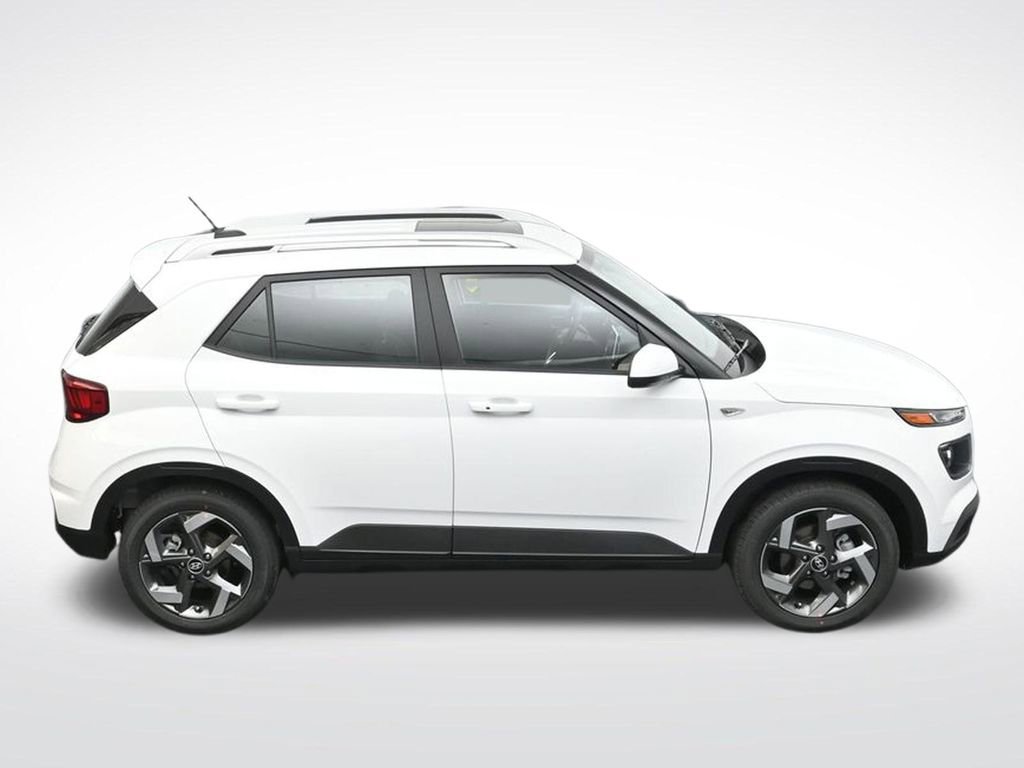New 2026 Hyundai Venue SEL FWD image 23
