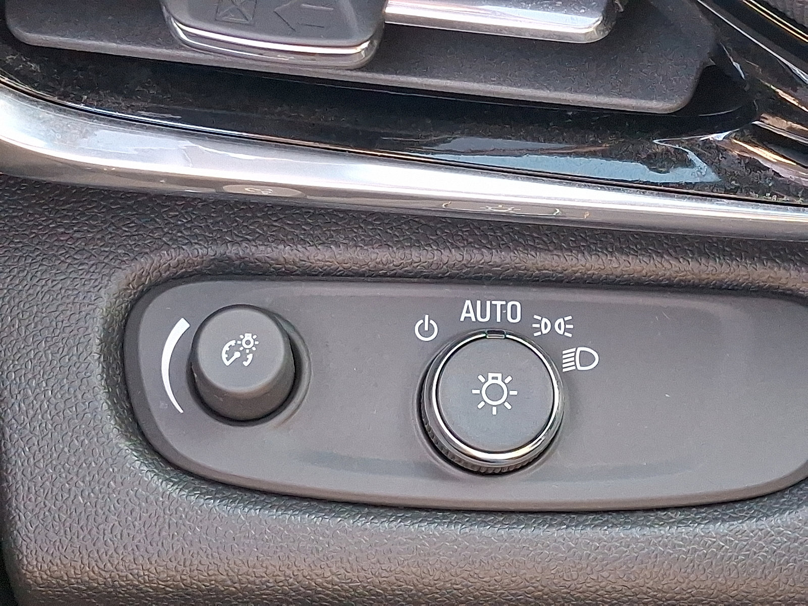 Used 2024 Buick Envista Sport Touring w/ Convenience I Package image 21