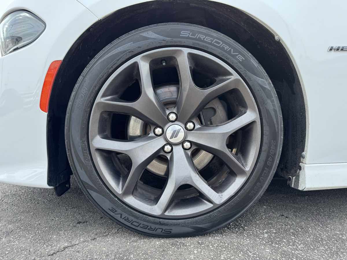 Used 2017 Dodge Charger R/T w/ Driver Confidence Group RWD image 9