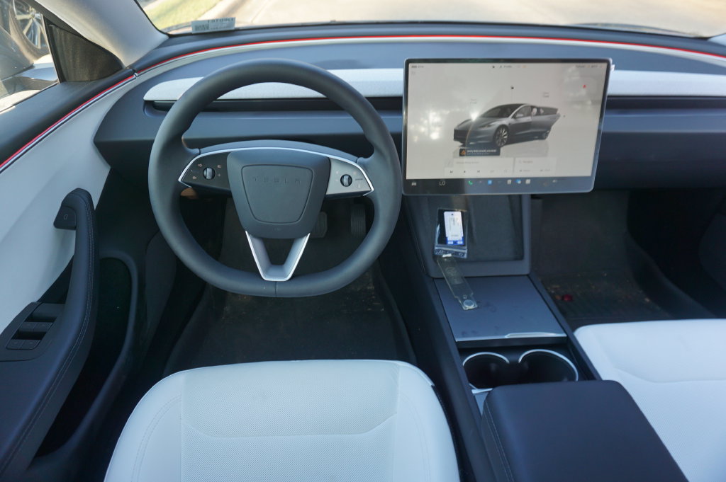 Used 2024 Tesla Model 3 Standard Range RWD image 4
