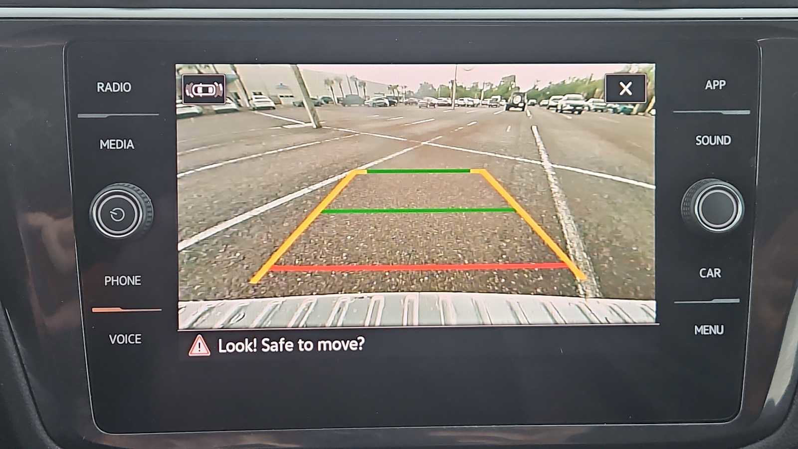 Used 2024 Volkswagen Tiguan SE FWD image 11
