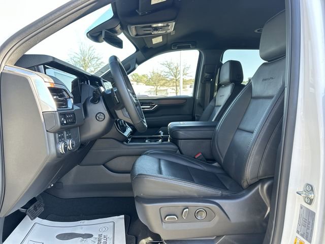 Used 2025 GMC Yukon XL Denali image 12