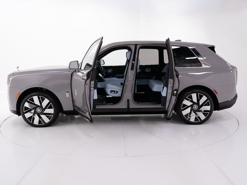 Certified 2025 Rolls-Royce Cullinan AWD/4WD image 9