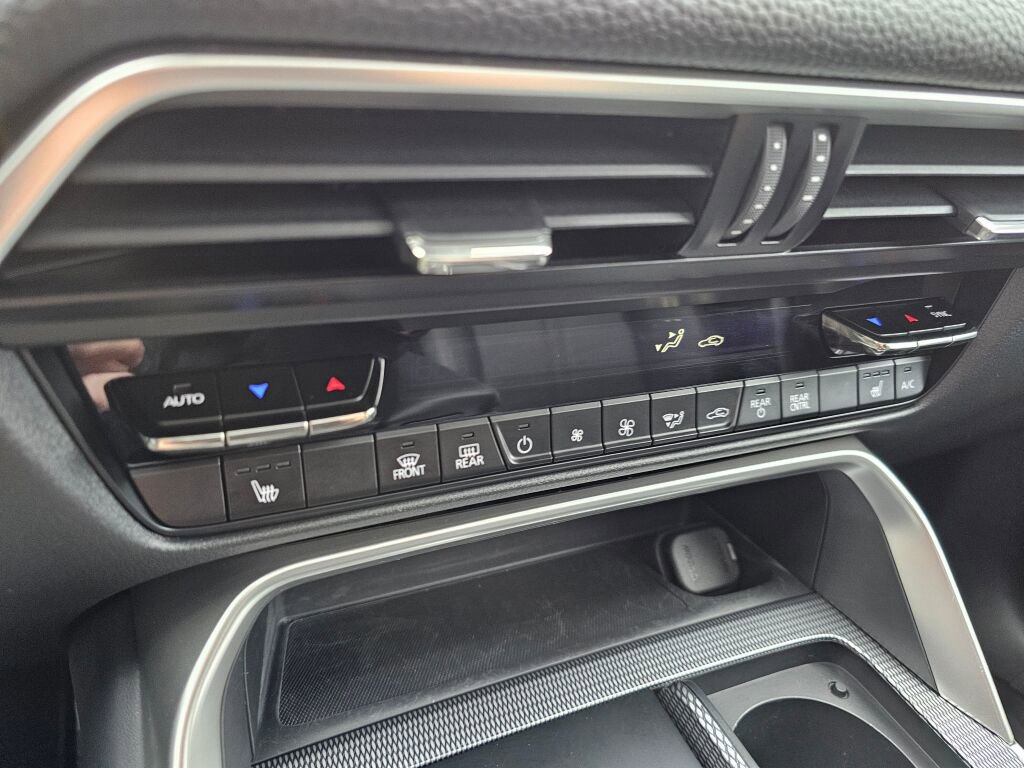 Certified 2024 MAZDA CX-90 Plug-In Hybrid w/ Preferred image 37