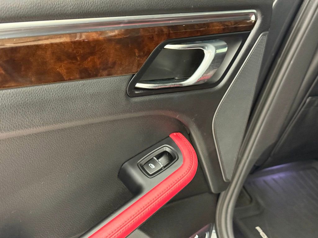 Used 2017 Porsche Macan Turbo image 40