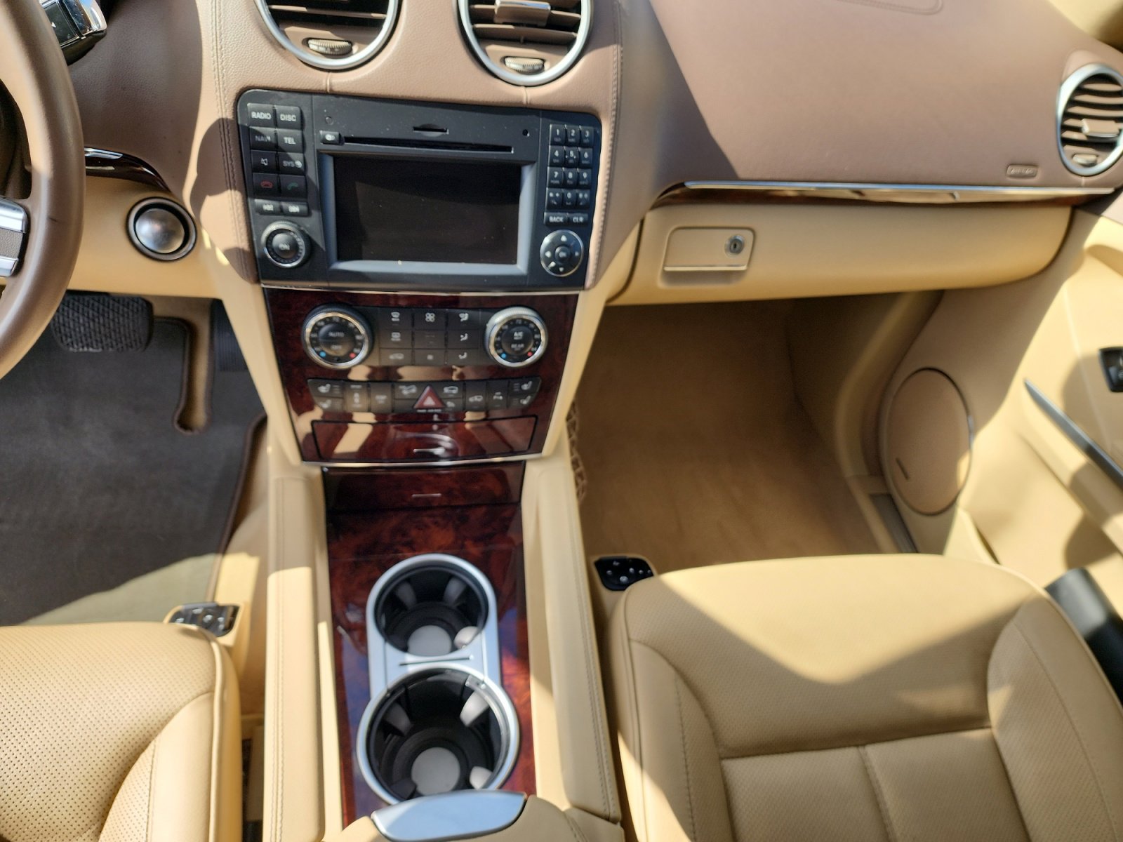 Used 2011 Mercedes-Benz GL 550 4MATIC w/ Chrome Accessory Pkg image 15