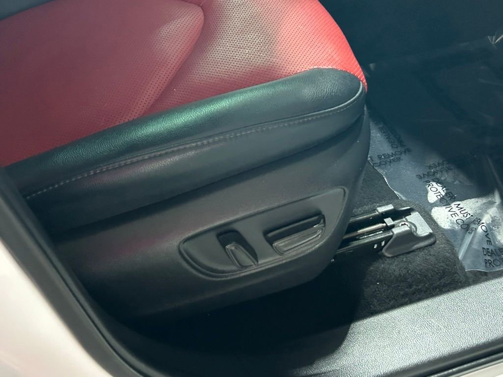 Used 2022 Toyota Highlander XSE image 25