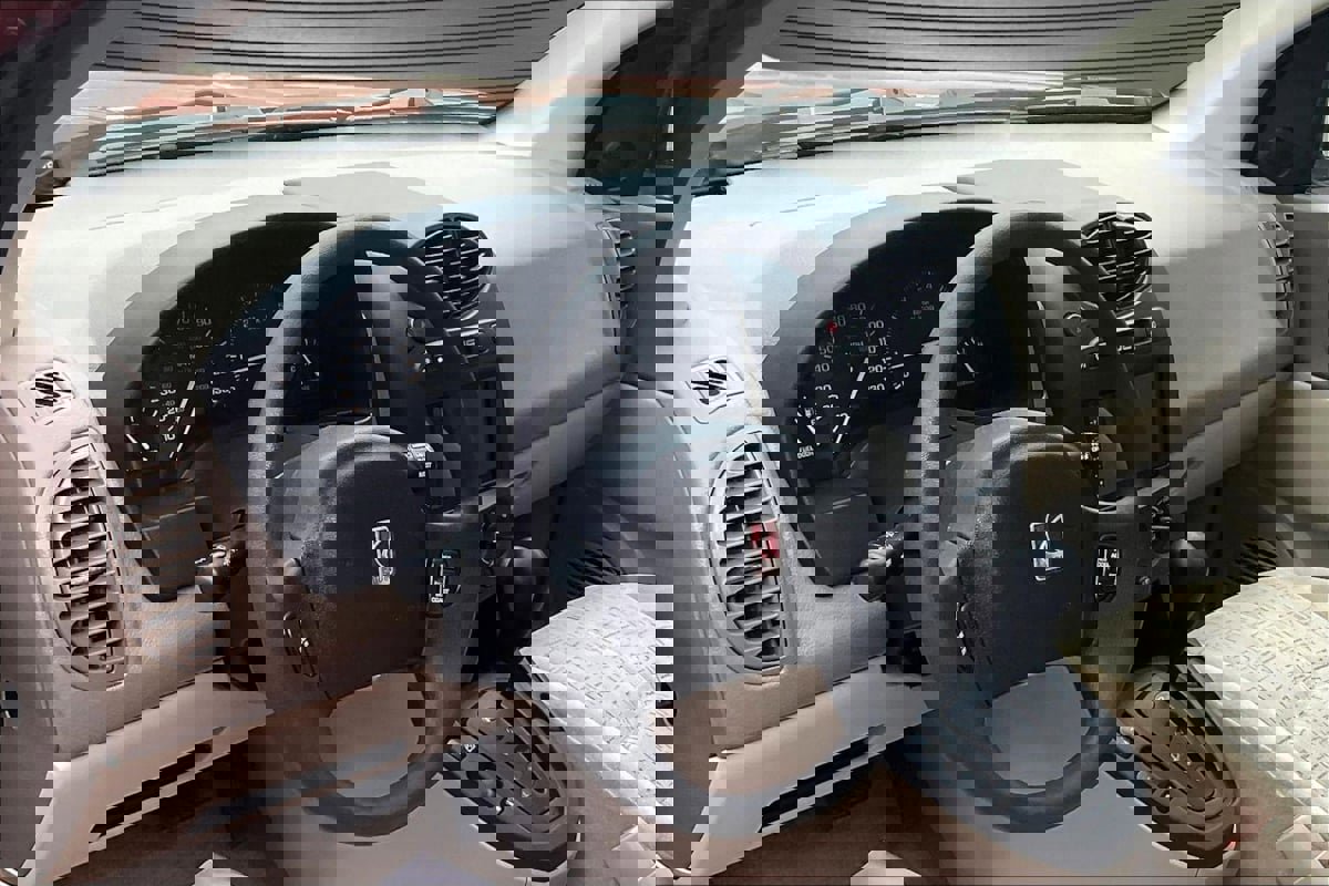 Used 2003 Saturn Vue AWD V6 image 16