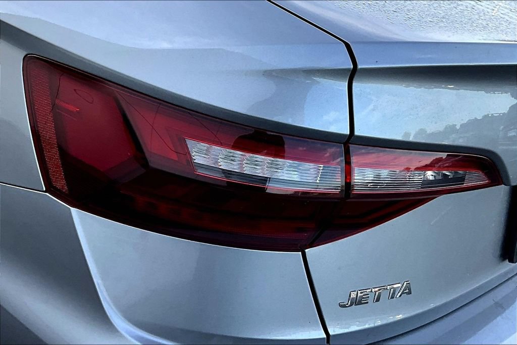 Used 2021 Volkswagen Jetta R-Line FWD image 19