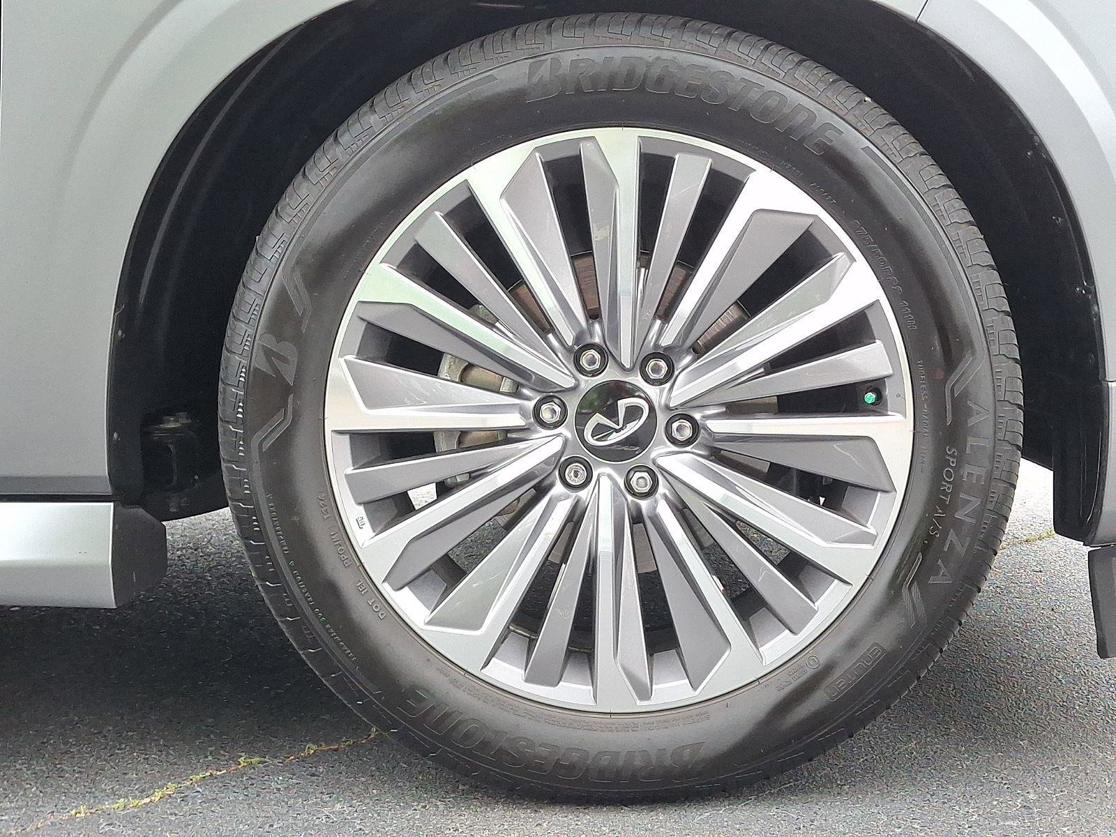 Used 2025 INFINITI QX80 Sensory AWD/4WD image 8