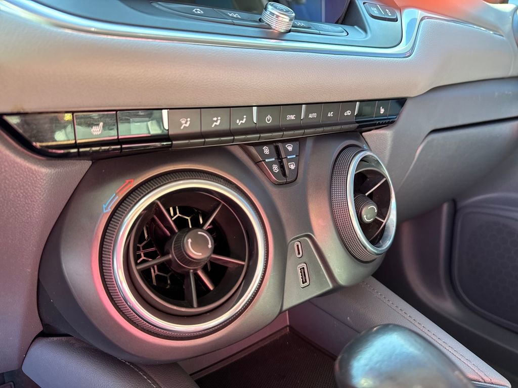 Used 2019 Chevrolet Blazer LT image 35