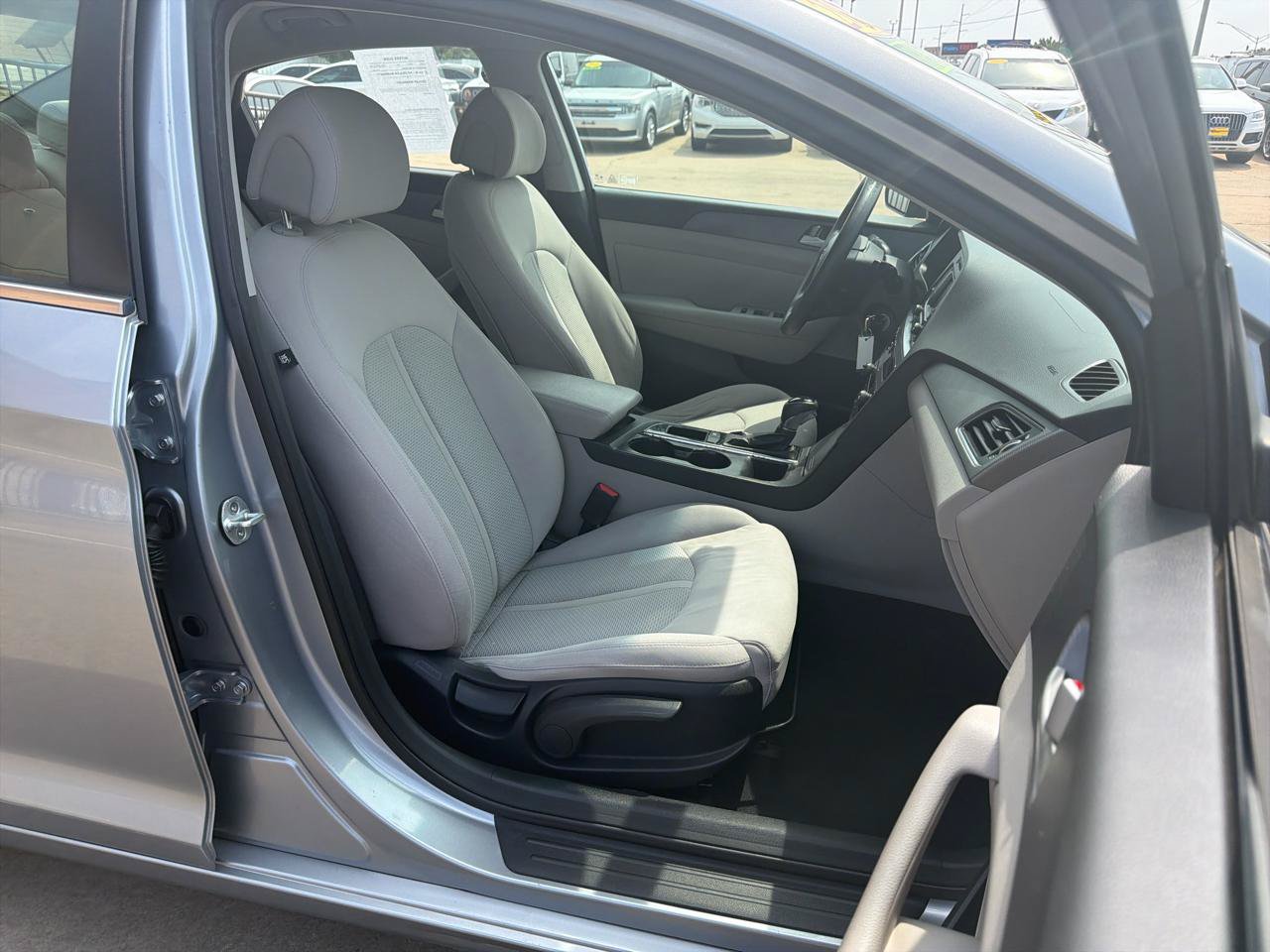 Used 2015 Hyundai Sonata SE w/ Option Group 09 FWD image 21