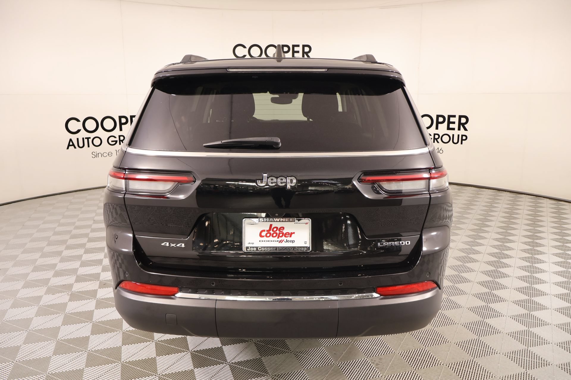 Used 2023 Jeep Grand Cherokee L Laredo AWD/4WD image 21