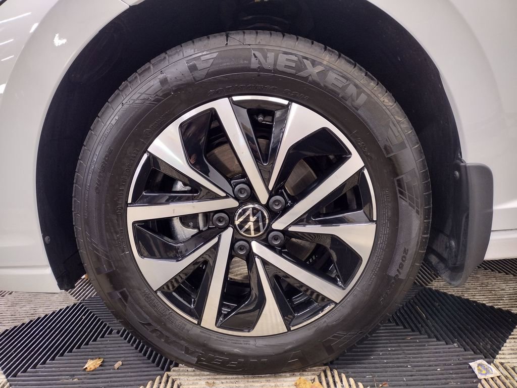 Used 2025 Volkswagen Jetta S image 6