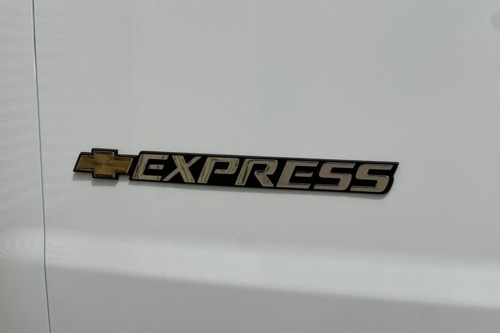 New 2026 Chevrolet Express 3500 RWD image 25