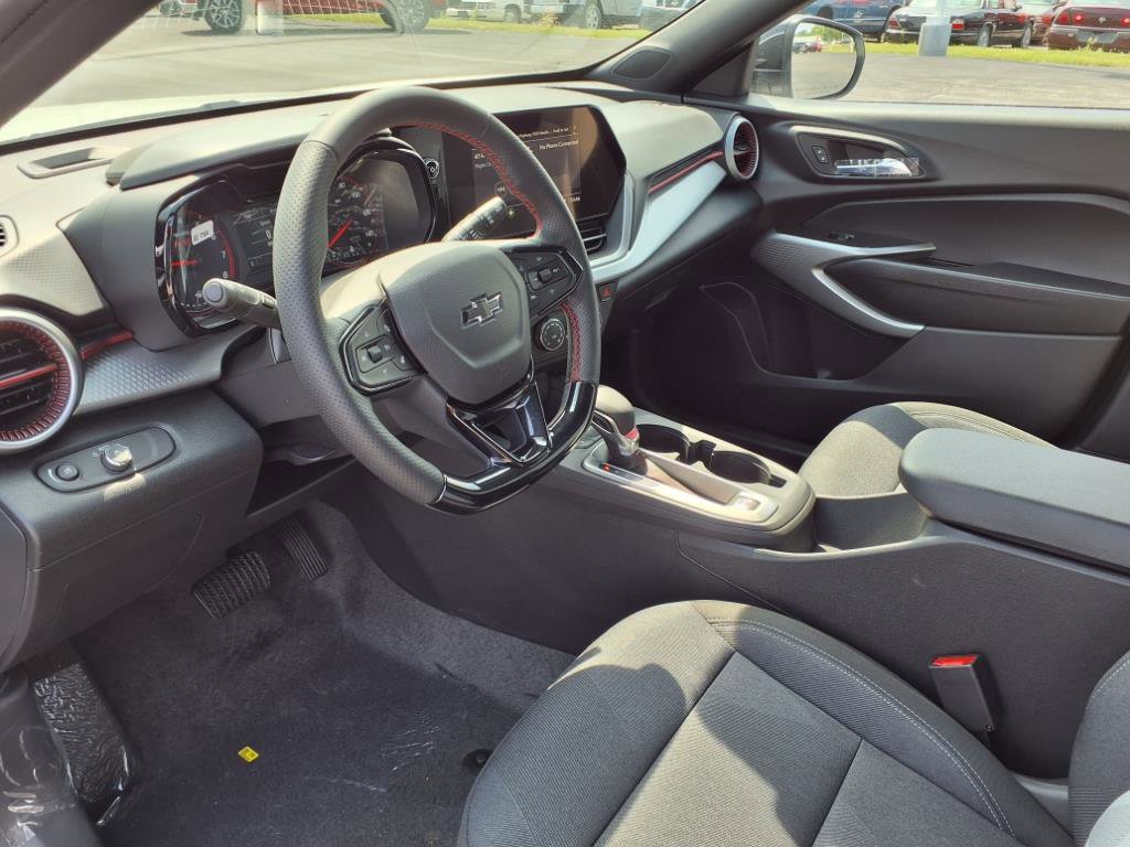 New 2025 Chevrolet Trax RS w/ Driver Confidence Package image 11