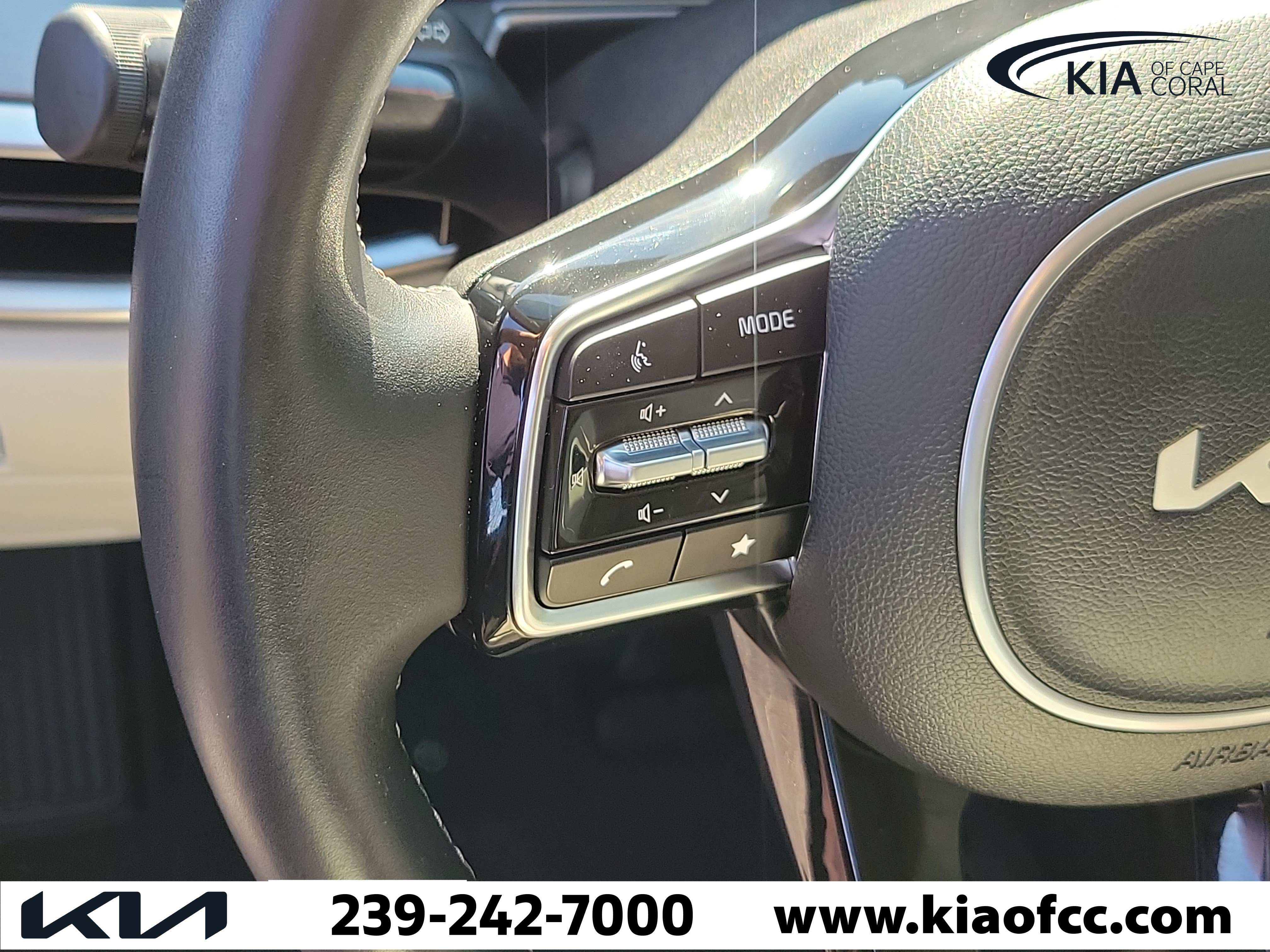 Certified 2025 Kia Sorento S w/ Panoramic Sunroof Package FWD image 25