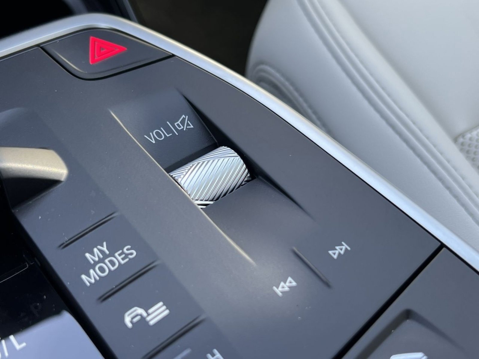 New 2026 BMW X1 xDrive28i w/ Technology Package image 15