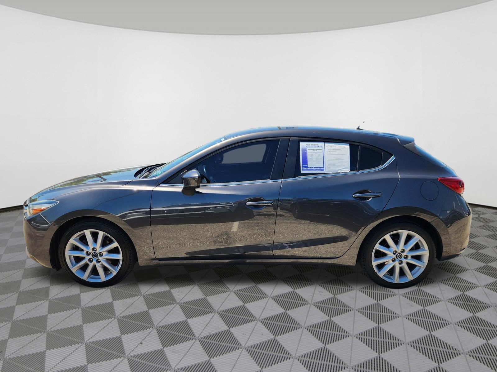 Used 2017 MAZDA MAZDA3 Touring FWD image 5