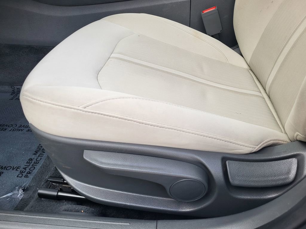 Used 2023 Hyundai Sonata SE w/ Cargo Package image 17