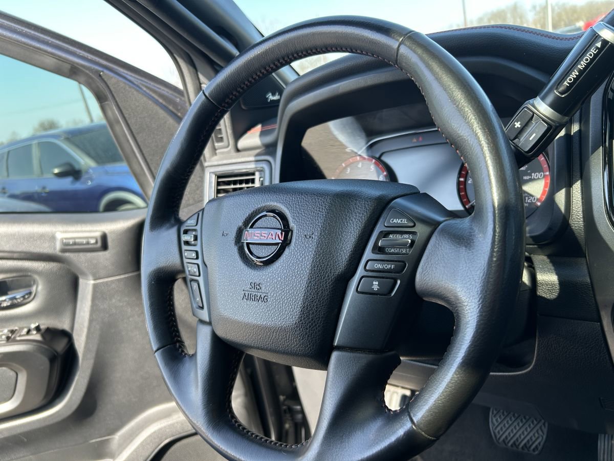 Used 2021 Nissan Titan PRO-4X w/ Pro-4x Convenience Package image 10