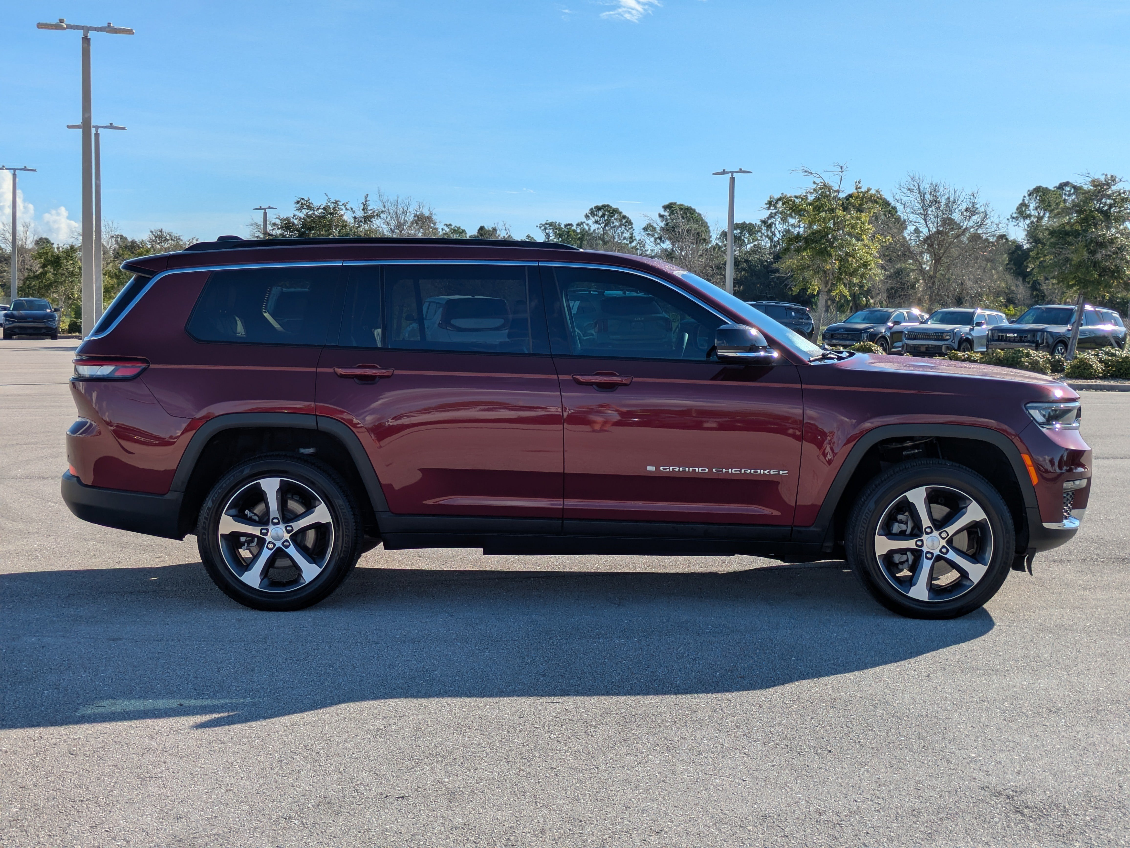 Used 2025 Jeep Grand Cherokee L Limited w/ Trailer Tow Package AWD/4WD image 3