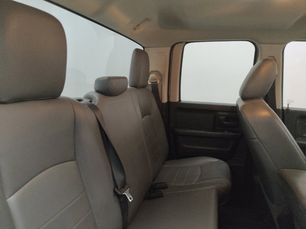 Used 2018 RAM 1500 Tradesman w/ Chrome Appearance Group RWD image 19