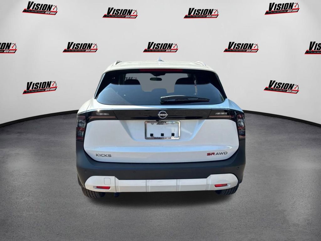 New 2025 Nissan Kicks SR image 6