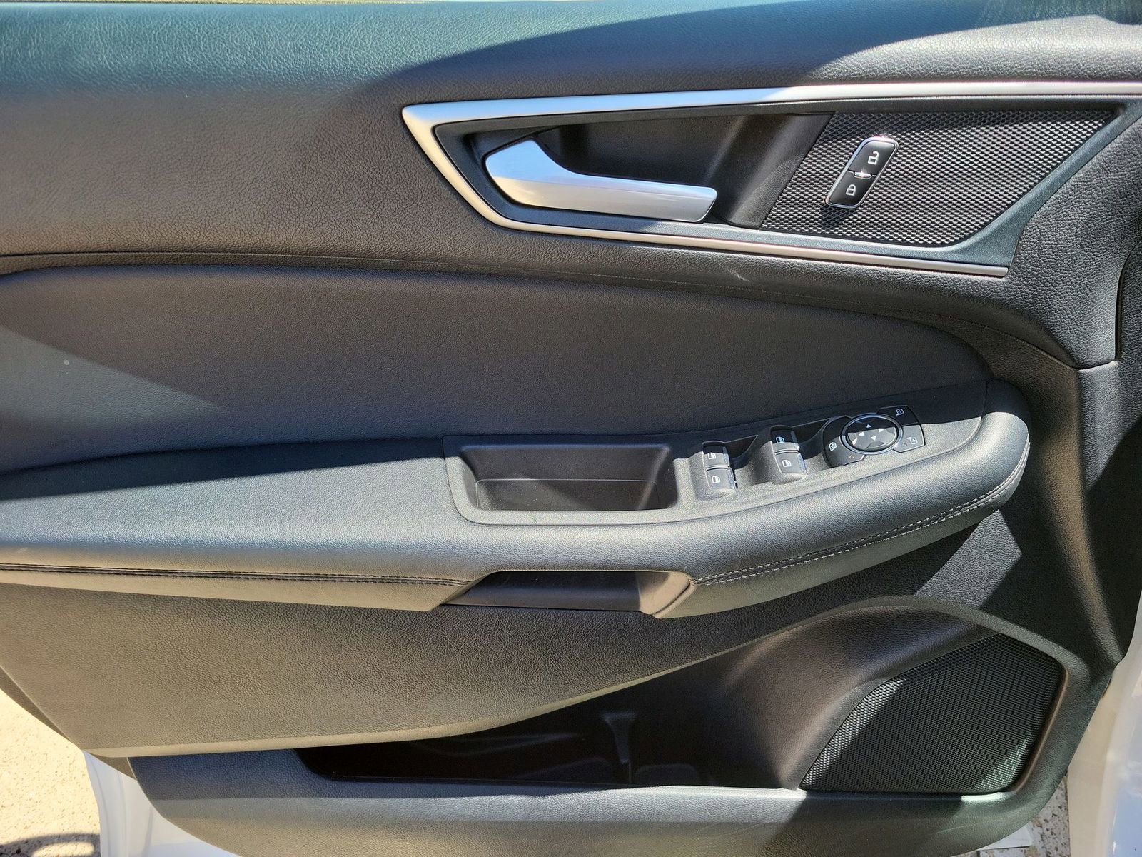 Used 2024 Ford Edge SEL image 21