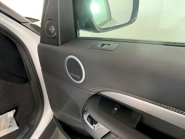 Certified 2025 Land Rover Discovery Dynamic SE image 35