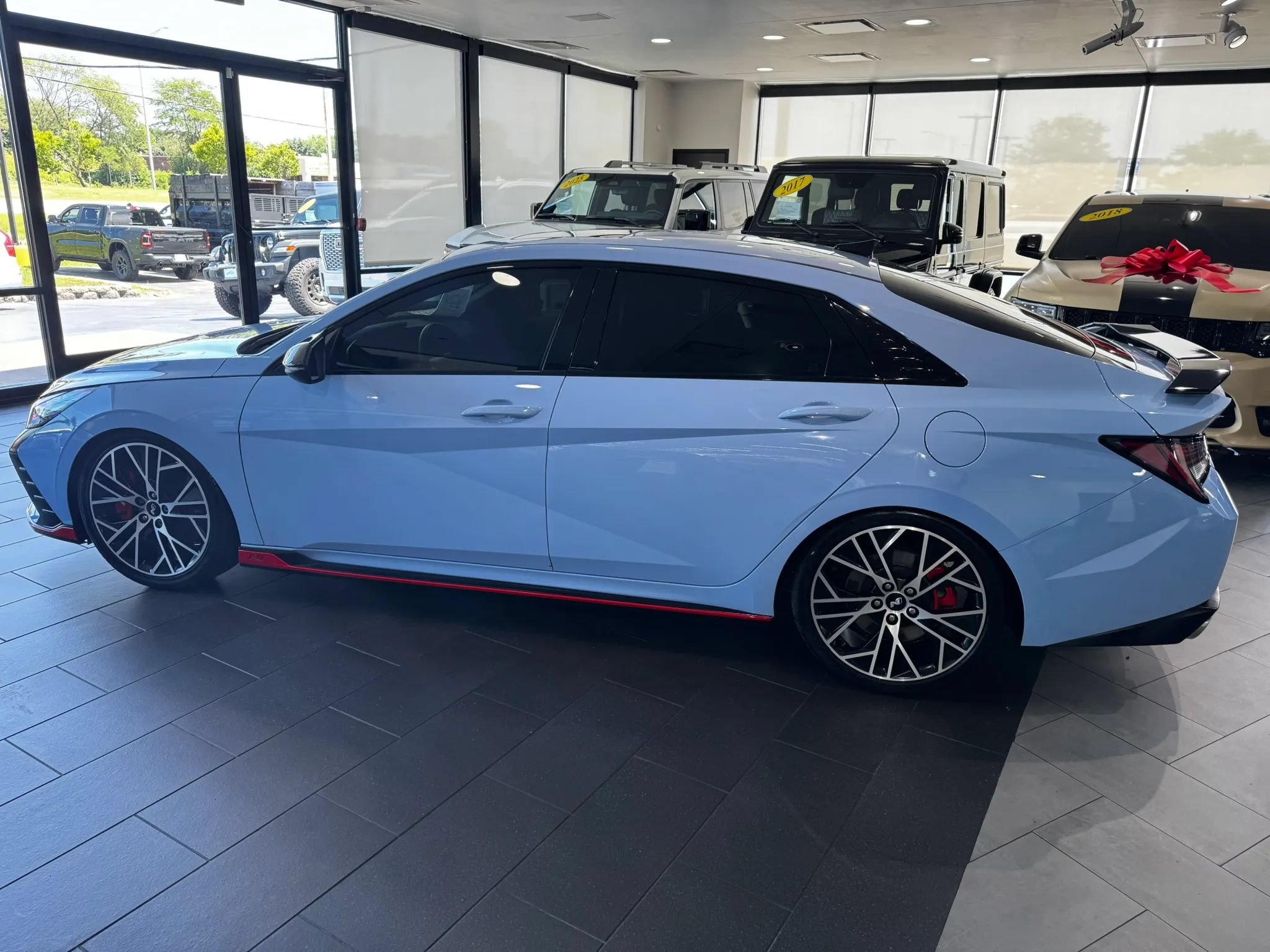 Used 2022 Hyundai Elantra N FWD image 2