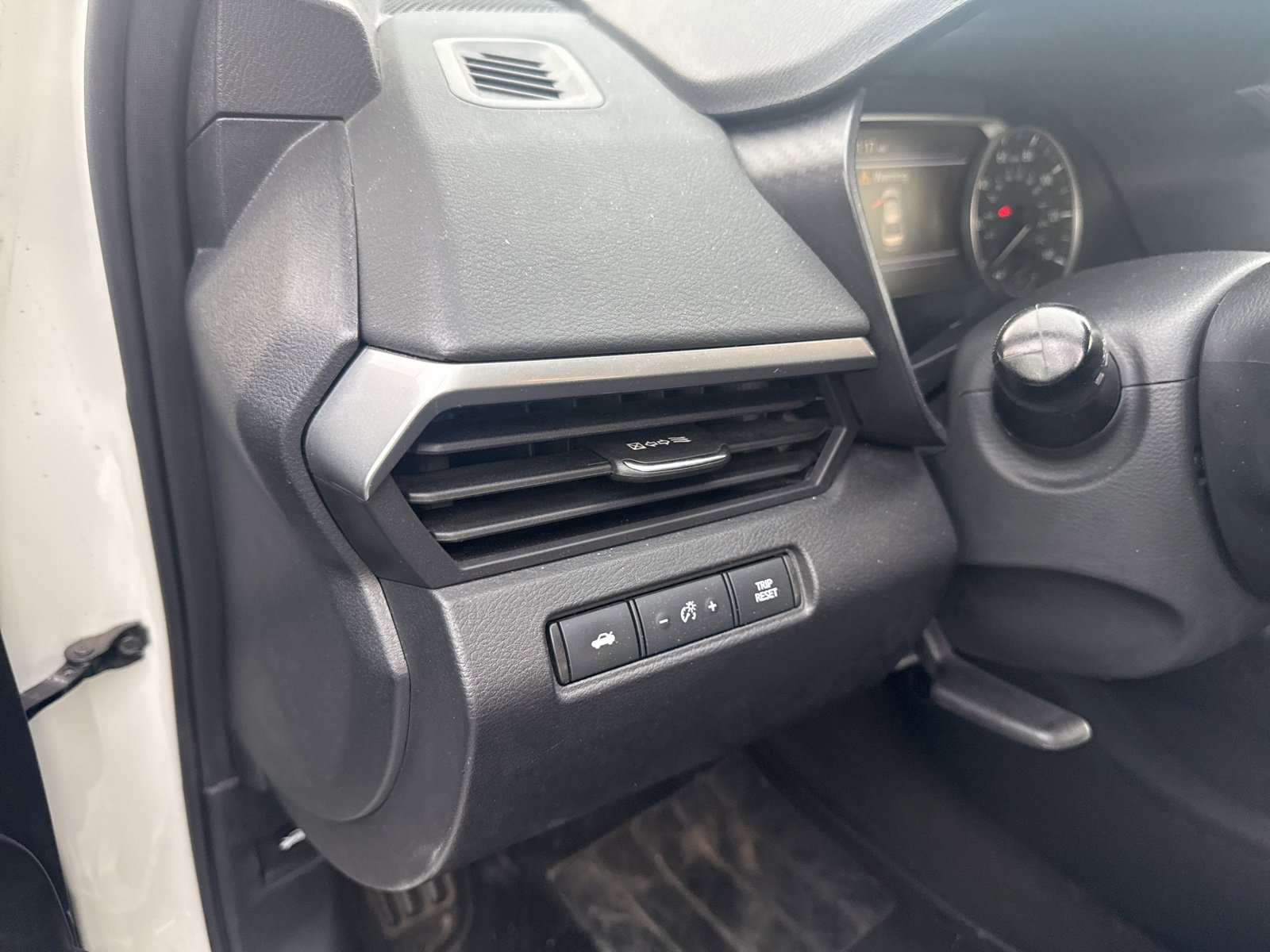 Used 2022 Nissan Altima 2.5 SV image 8