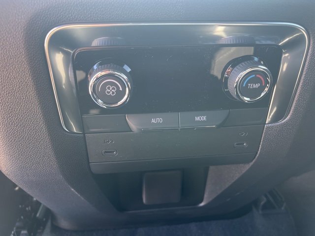 New 2025 Chevrolet Suburban LS image 35