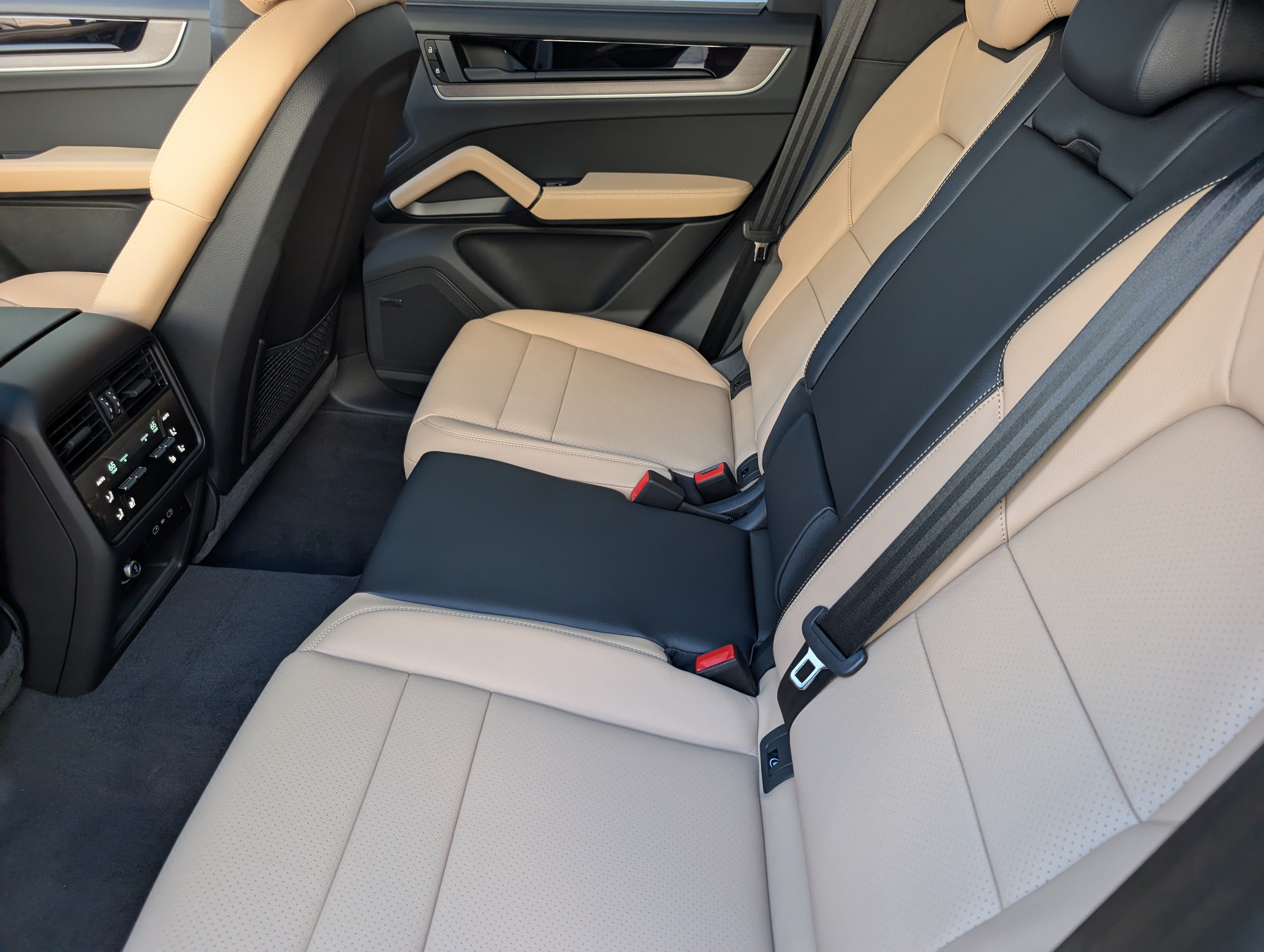 New 2026 Porsche Cayenne E-Hybrid AWD/4WD image 24