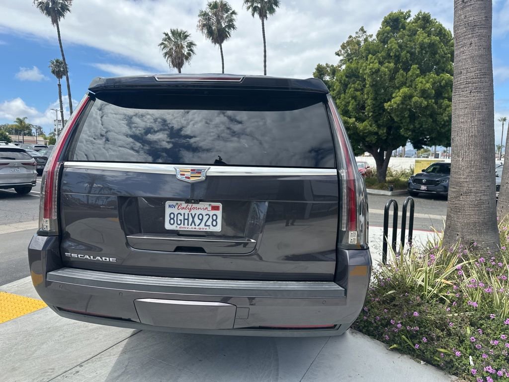 Used 2018 Cadillac Escalade ESV Premium Luxury image 17