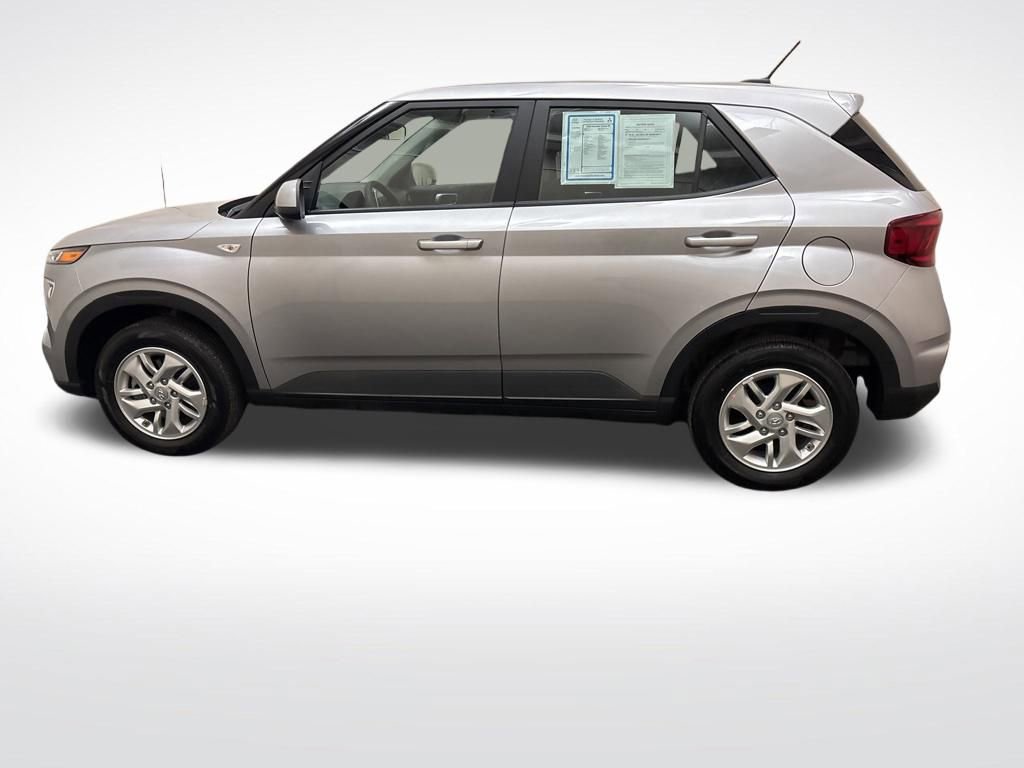 Certified 2026 Hyundai Venue SE FWD image 9