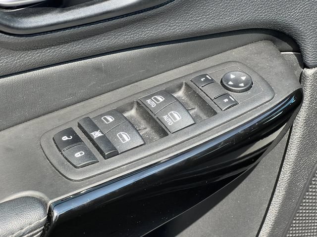 Used 2023 Jeep Cherokee Altitude Lux w/ Lux Elite Package AWD/4WD image 17