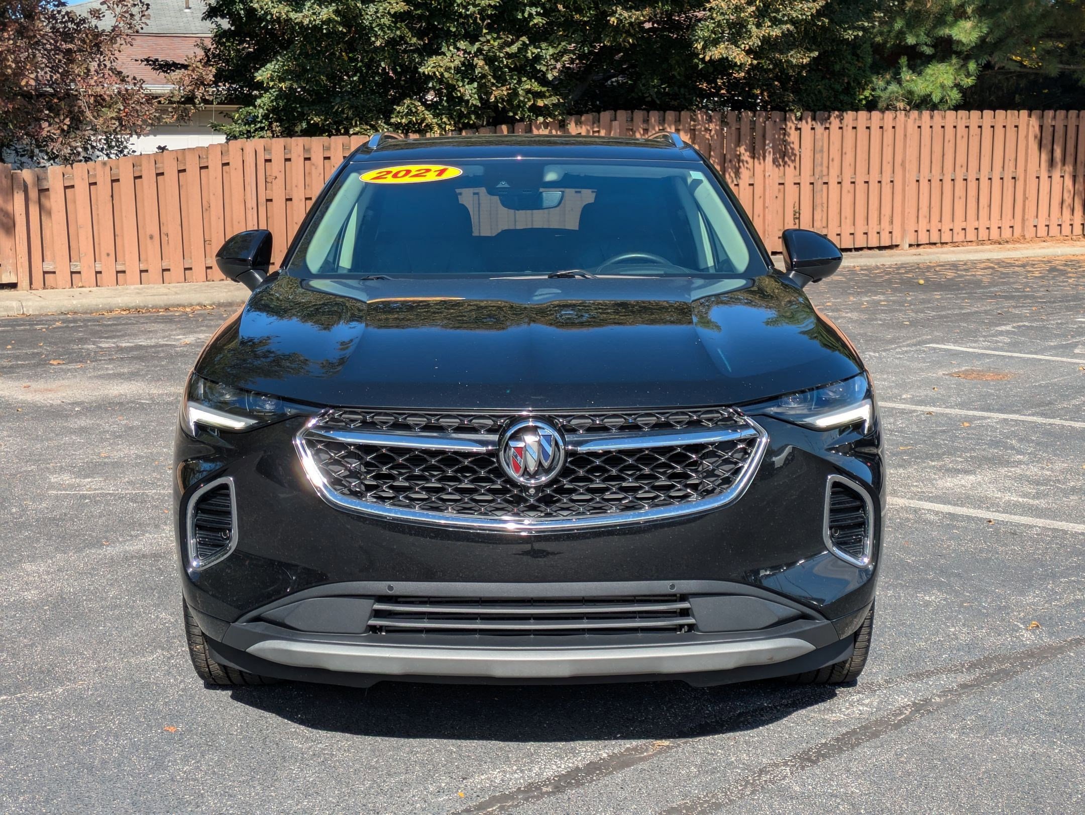 Used 2021 Buick Envision Avenir w/ Technology Package II image 2