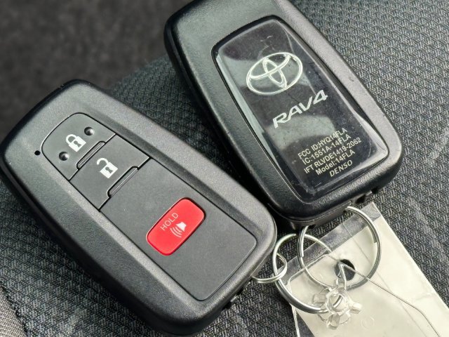 Certified 2025 Toyota RAV4 XLE AWD/4WD image 20
