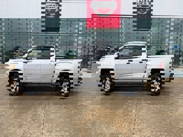 Used 2016 GMC Canyon 2WD Crew Cab w/ Convenience Package image 2