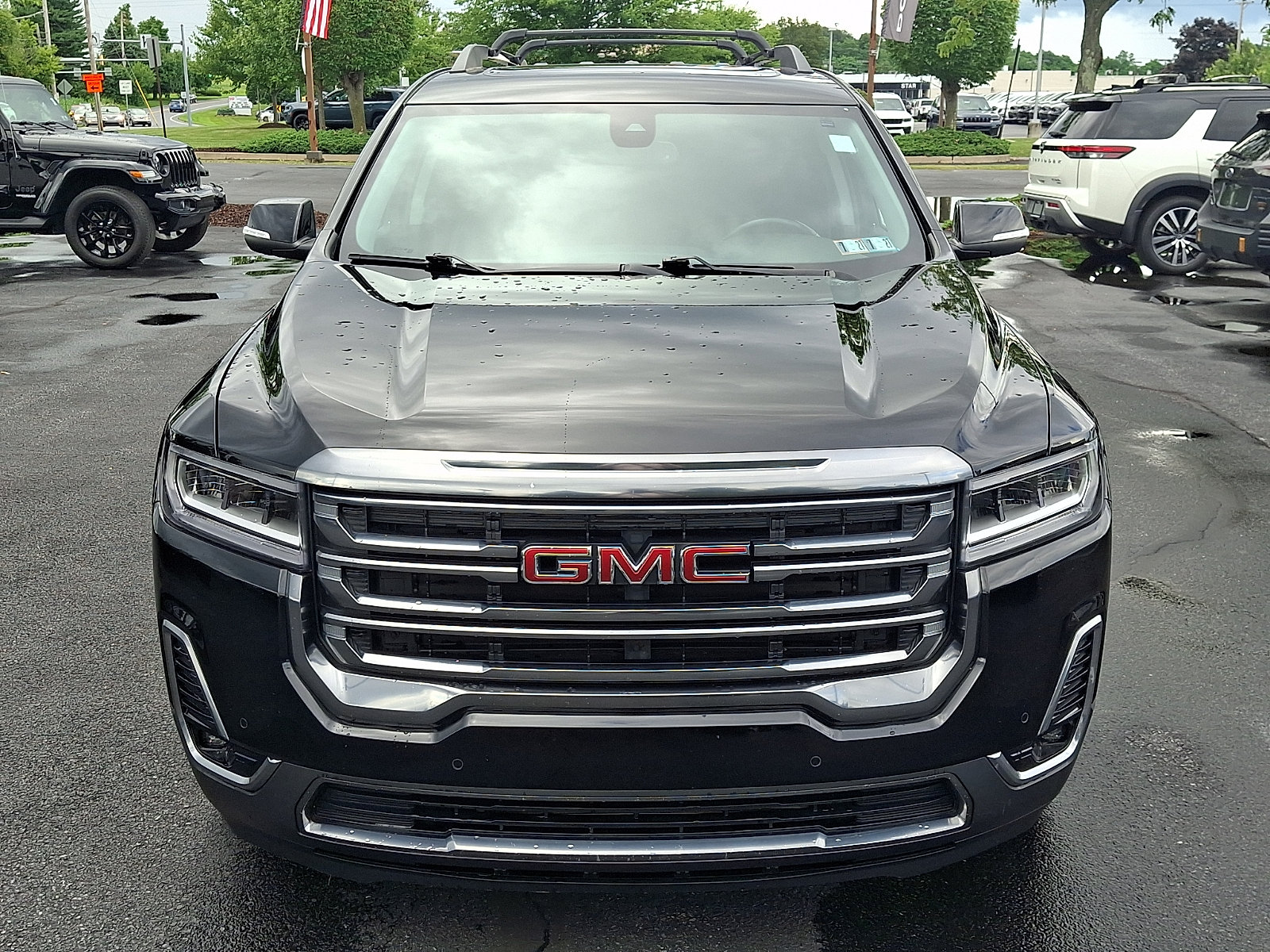 Used 2021 GMC Acadia AT4 w/ Trailering Package AWD/4WD image 2