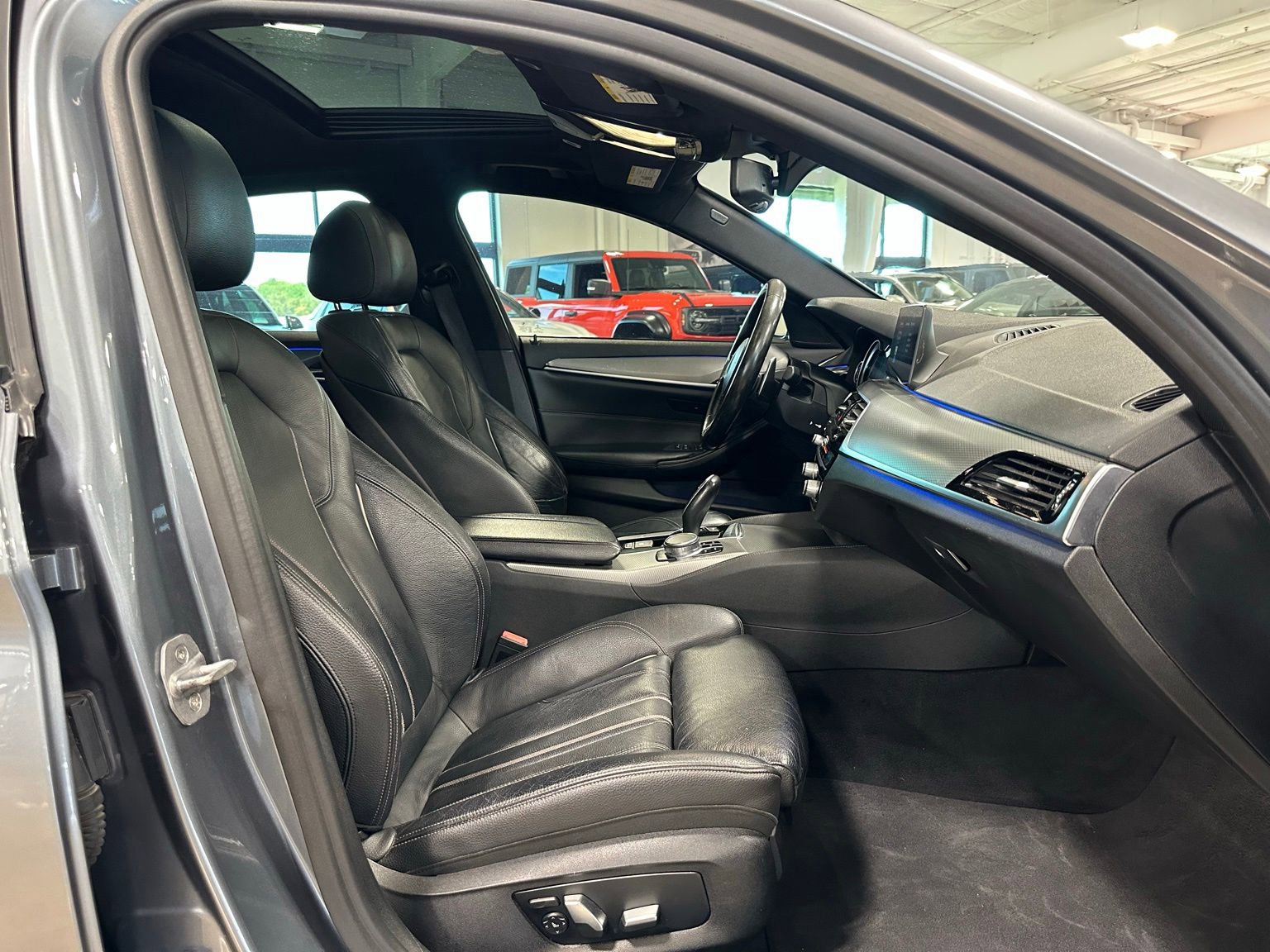 Used 2018 BMW 530i w/ M Sport Package RWD image 36
