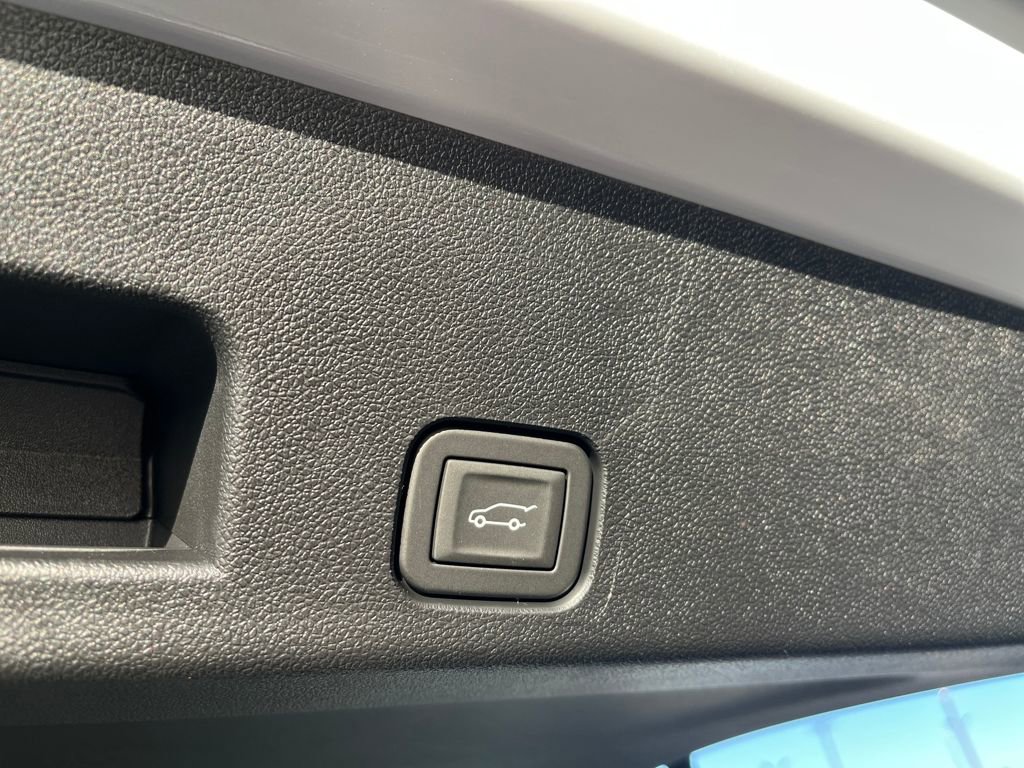 New 2026 Chevrolet Traverse RS image 25