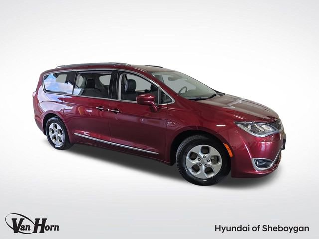 Used 2017 Chrysler Pacifica Touring-L Plus image 1