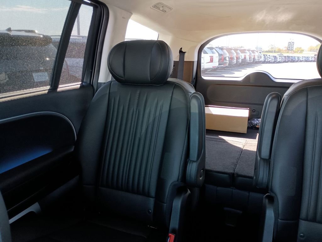 New 2026 Hyundai Ioniq 9 Calligraphy w/ Tow & Go Package image 12