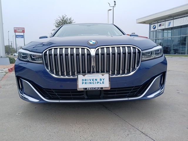 Used 2022 BMW 740i w/ Premium Package image 2