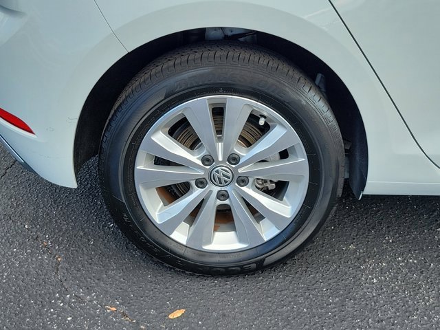 Used 2021 Volkswagen Golf 4-Door image 36